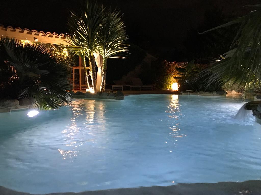 Chambre D'Hotes "Le Village" Villenouvelle Ngoại thất bức ảnh